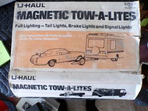 lot 22 image: UHAUL - Tow Lites