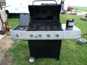 lot 56 image: Kenmore Propane 4-Burner w1-Side Burner Grill Sears 415 Model