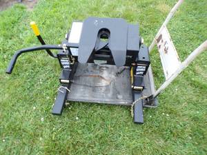 lot 58 image: Valley 5-Wheel Truck Mount Glider Valley Model 7054 Hitch