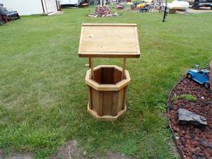 lot 87 image: Decorative Well for Garden or Yard