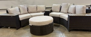 lot 10 image: Patio Set