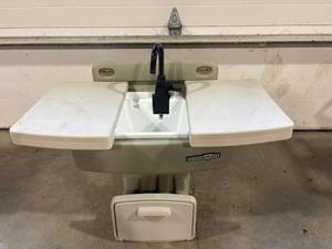 lot 47 image: Backyard Gear Portable Sink