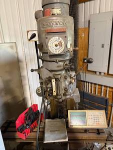 lot 55 image: Bridgeport Milling Machine
