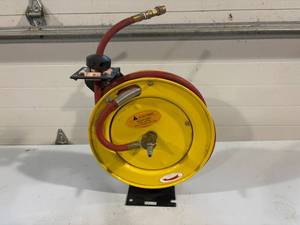 lot 65 image: Air Hose Reel