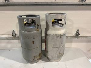 lot 69 image: Forklift Propane Tanks