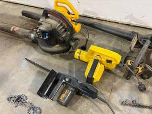 lot 72 image: Dewalt 18 Volt Tools