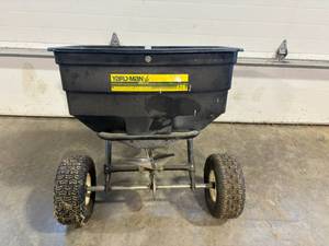 lot 85 image: Yardman Broadcaster