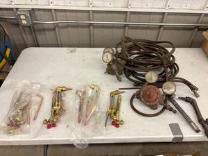 lot 91 image: Welding Torches and Hoses