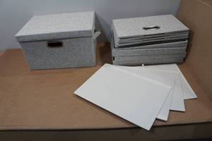 lot 20 image: 4 Collapsible Storage Bins with Lids