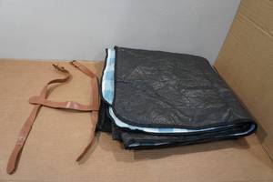 lot 22 image: XL Waterproof PicnicBeach Blanket - 80x80