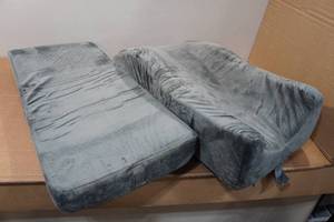 lot 23 image: Leg Elevating Wedge Pillows