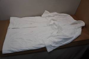 lot 25 image: Thick Terry Cloth Bathrobe