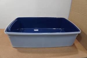 lot 101 image: XL Plastic Cat Litter Box