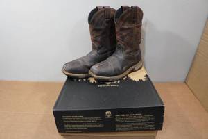 lot 130 image: Irish Setter Marshall Mens 11 Pull-On Work Boots Style 83930 - Size 9