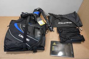 lot 137 image: Cressi Travelight SCUBA BCD - Large