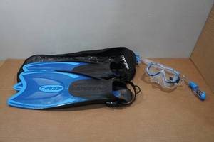 lot 139 image: Cressi Adult Rondine Palau Fin Snorkel Set - Fin Size LXL