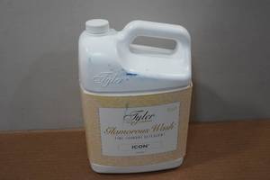 lot 170 image: 1 Gallon Glamorous Wash Fine Laundry Detergent - Icon