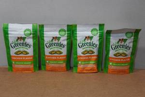 lot 206 image: 4 Feline Greenies Smartbites Treats for Cats - 2.1oz