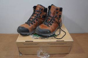 lot 224 image: Vasque Womens St Elias Hiking Boots - Size 10