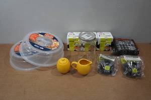 lot 231 image: Assorted Kitchenware