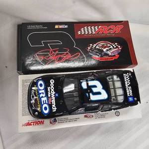 lot 60 image: RCR 132 Museum Nascar Select Dale Earnhardt Oreo #3