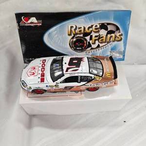 lot 92 image: RACE FANS Nascar Dodge McDonalds #6, 124