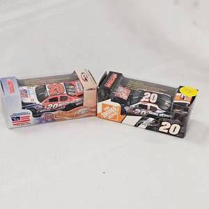 lot 101 image: 164 Nascar DLX Tony Stewart, #20 Home Depot Reverse, Home Depot(2)