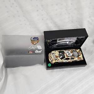 lot 71 image: Owners Elite Bud King of Beers #8 124 Limited Edition