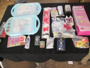 lot 204 image: Laptop art sets, plier kit, adhesiv...