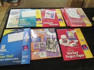 lot 206 image: Large supply of Avery ink jet stick...