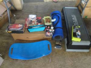 lot 231 image: Lot of assorted personal exercise g...