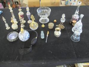 lot 239 image: Stunningly beautiful vintage perfum...