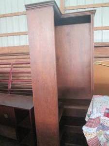 lot 7 image: Uniquely shaped to hug the corner p...