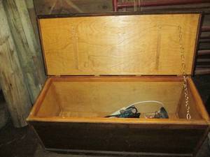 lot 8 image: Large vintage hardwood storage trun...