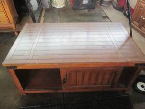 lot 36 image: Large Rectangular coffee table with...