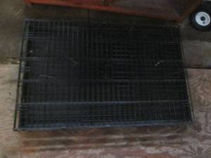 lot 37 image: Large collapsible metal wire dog ke...