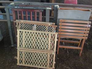 lot 44 image: Assortment of babypet gates...