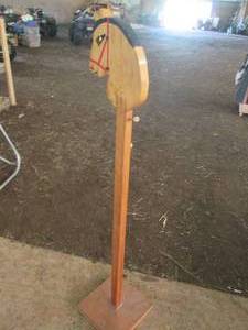 lot 54 image: Free standing Horse headhitching p...