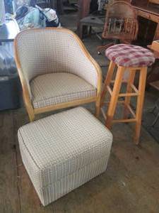 lot 56 image: Upholstered Club style chair with m...