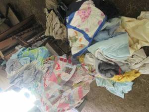 lot 66 image: Large collection of assorted blanke...
