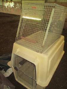 lot 71 image: Pet Kennel duo. One is Metal wire w...