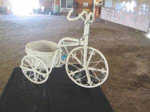 lot 89 image: Vintage white wicker rattan Tricycl...