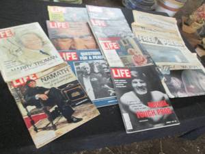 lot 90 image: Vintage (1970s) Large size Life ma...
