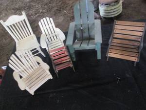 lot 93 image: Variety of assorted doll size chair...