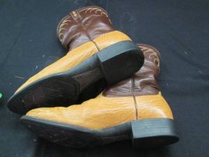 lot 283 image: Mens size 11D Ariat two-tone leath...