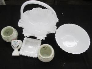 lot 293 image: Large Hobnail milk glass basket wit...
