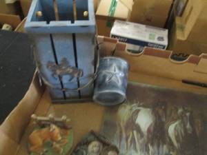 lot 154 image: Large Horse lovers collectible and ...
