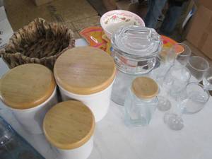 lot 168 image: Countertop canisters, misc baskets,...