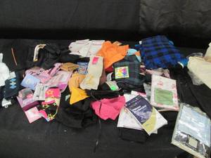 lot 186 image: Assortment of new socks, Cuddl Duds...