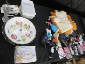 lot 190 image: Afghan, serving dishes, bakeware, p...